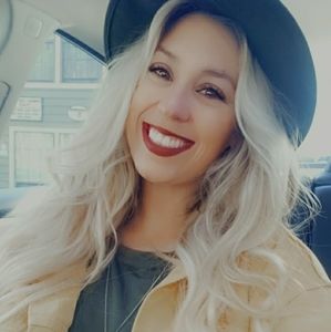 Meet your Posher, Christina